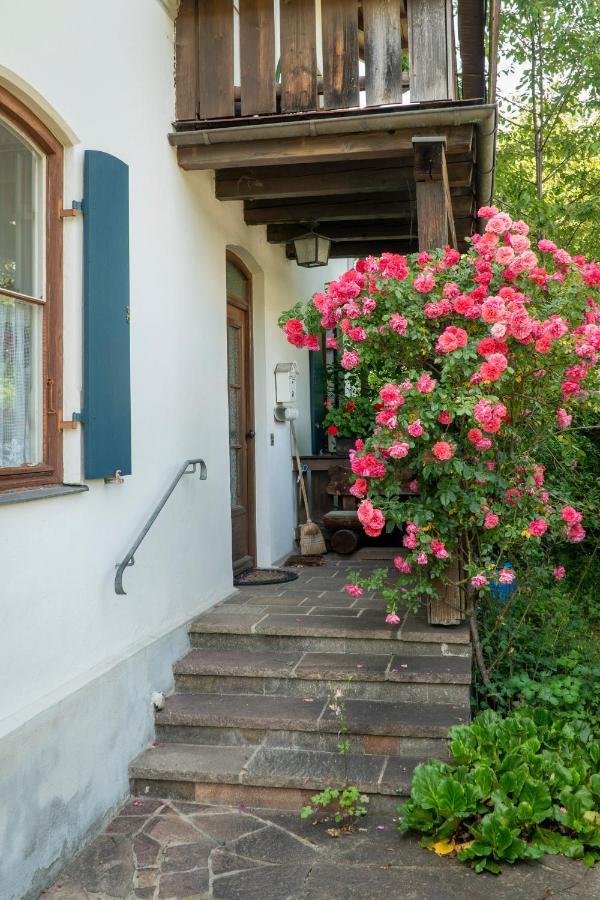 Landhauswohnung Mit Wildromantischem Garten Füssen Extérieur photo