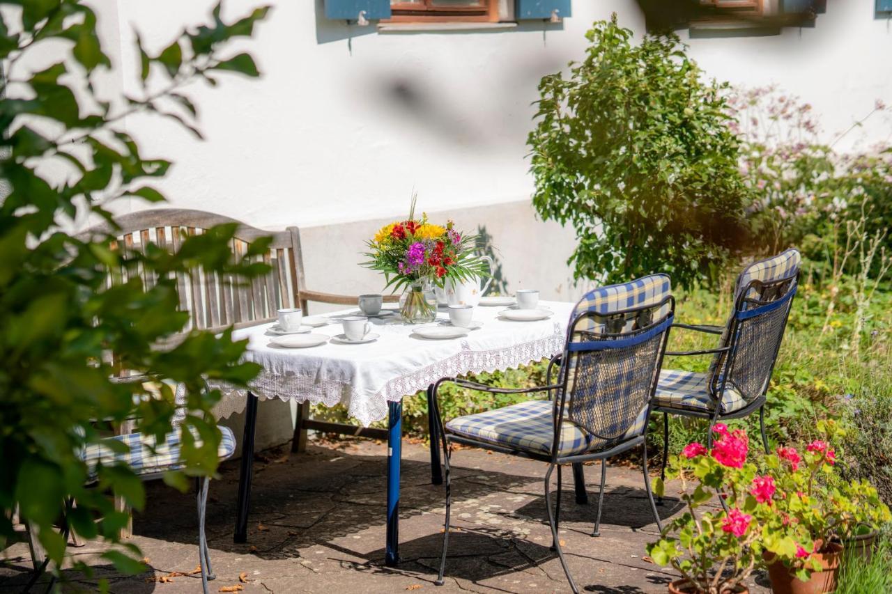 Landhauswohnung Mit Wildromantischem Garten Füssen Extérieur photo